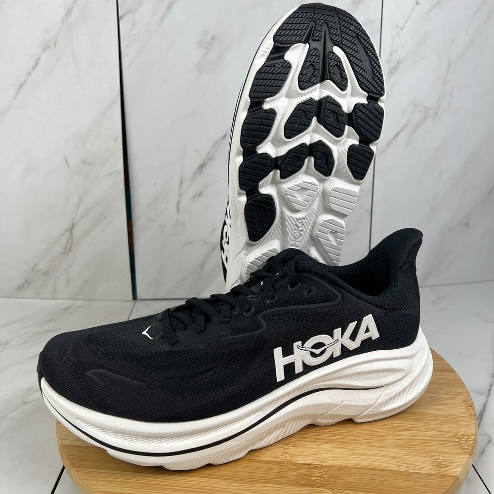 Hoka One Clifton 10 Mens Size 10.5 2E  WIDE Black White Running Shoes 1162032